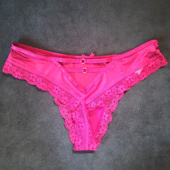 2 Victoria's Secret Very Sexy Thong Panties - Picture 6 of 7